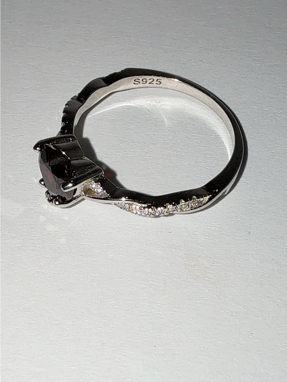 S925 Sterling Silver Red Heart CZ Twisted Band Ring Size 6